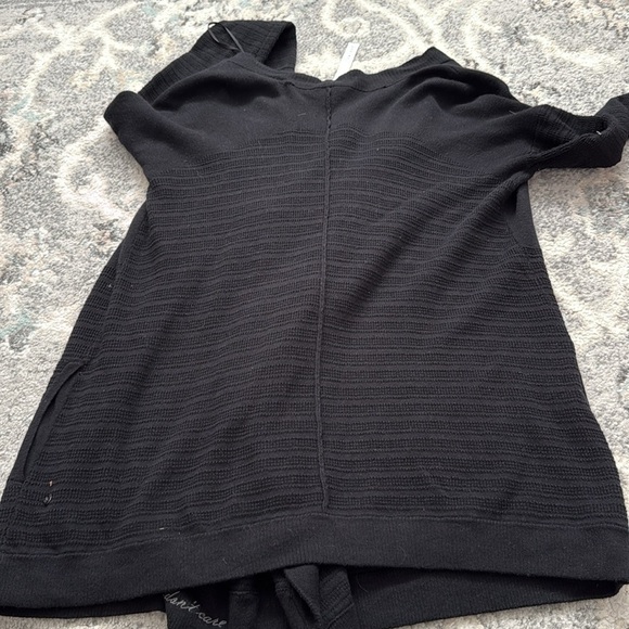 Lululemon Black Sweater - Picture 6 of 10
